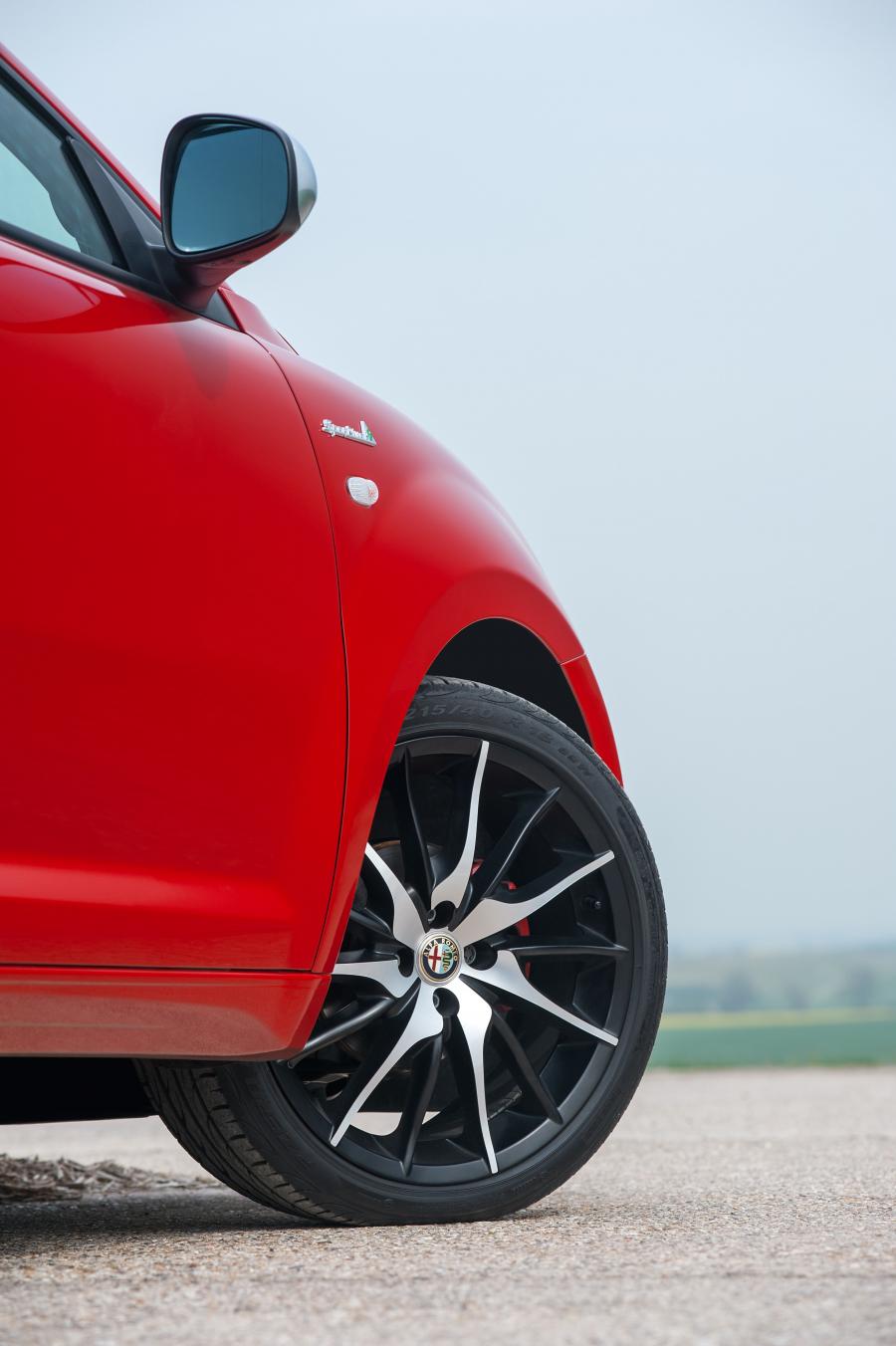  Alfa Romeo MiTo Twin Air 2014 года  (UK) (фото 17 из 23)